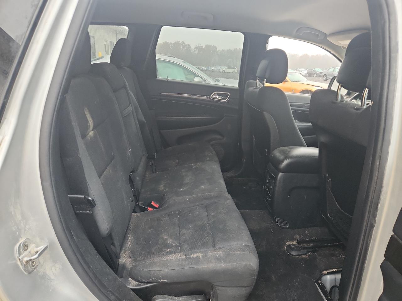 2011 Jeep Grand Cherokee Laredo Silver vin: 1J4RR4GG8BC572002