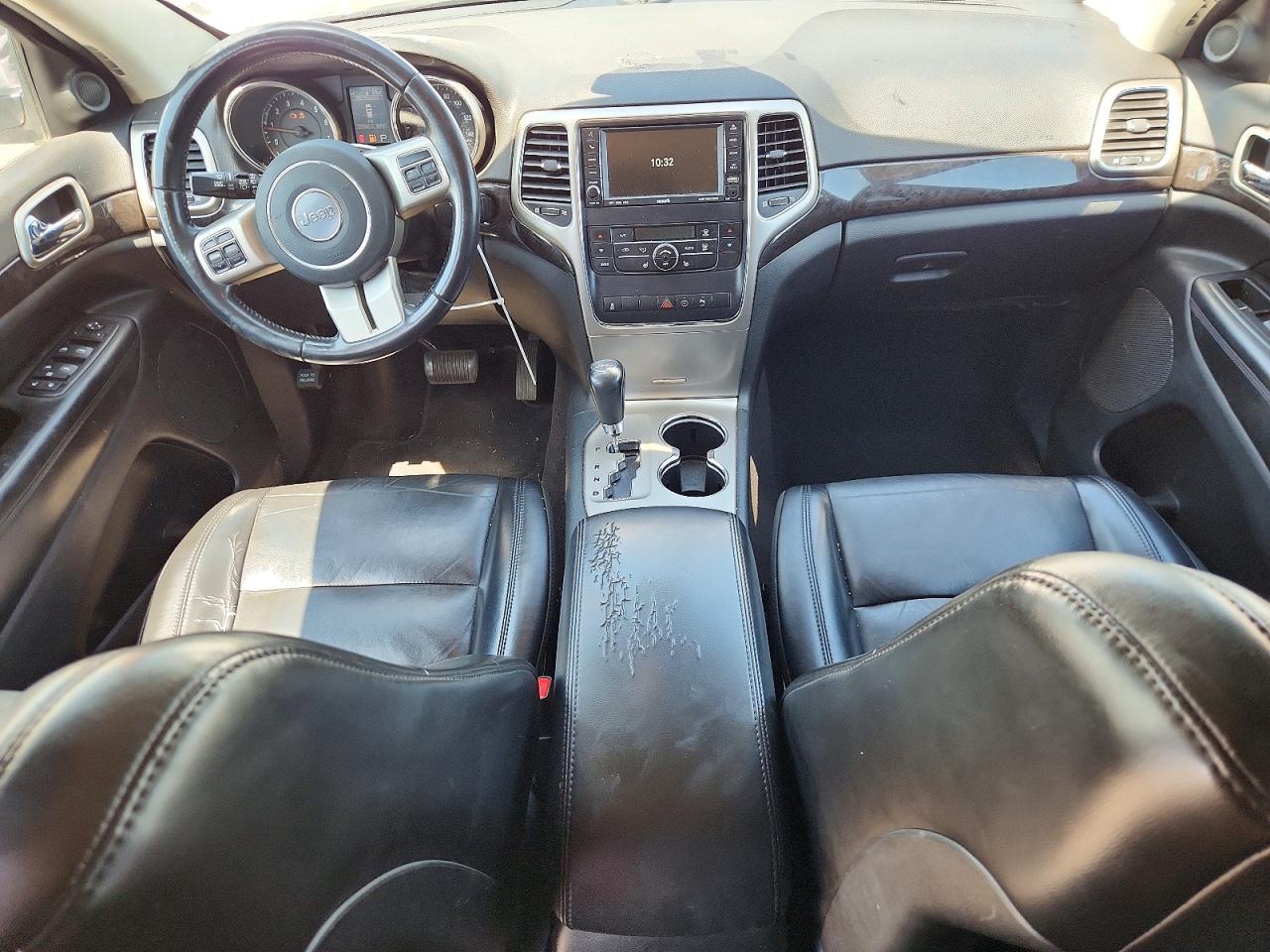 2011 Jeep Grand Cherokee Silver vin: 1J4RR4GG8BC587938