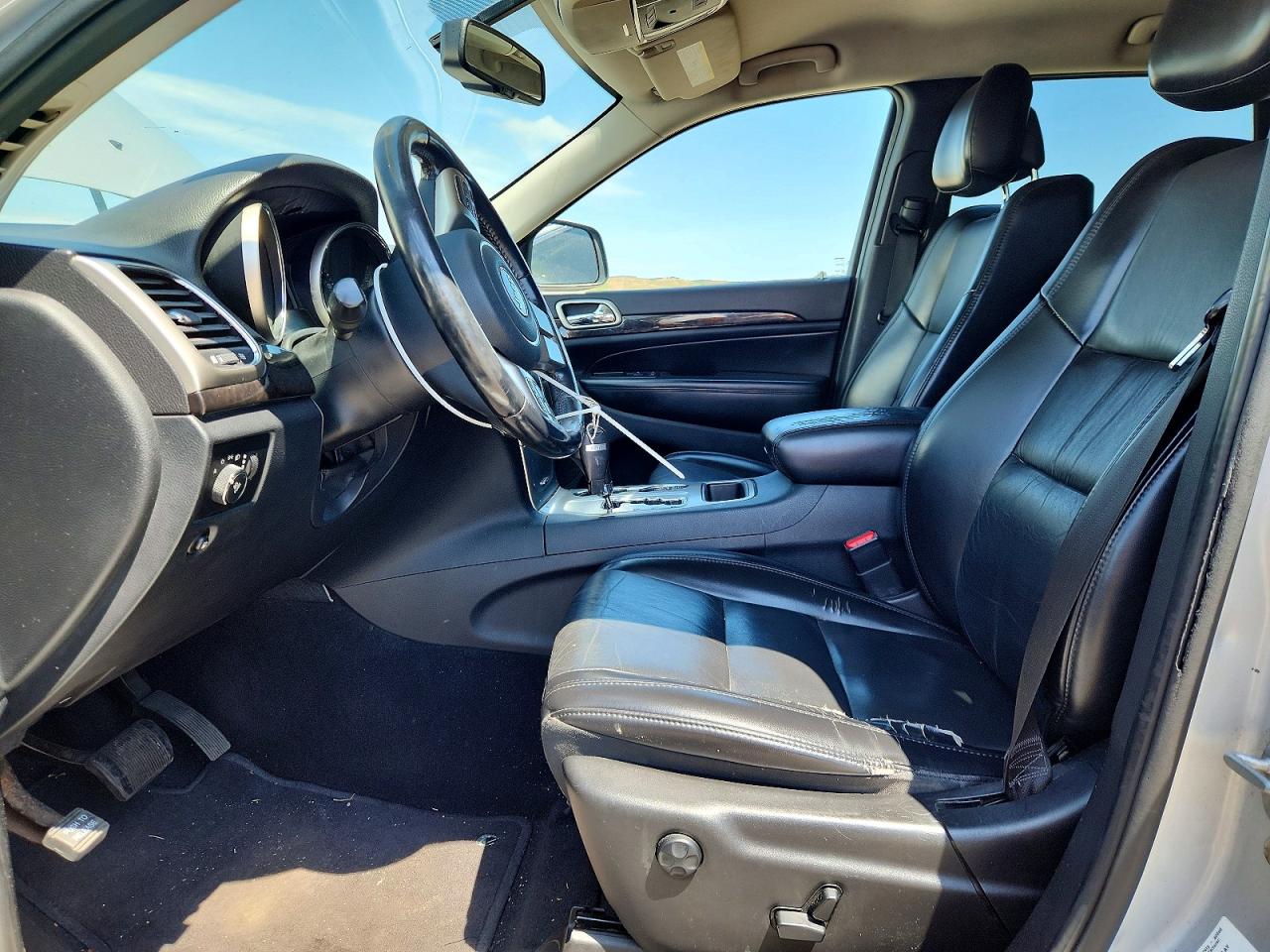 2011 Jeep Grand Cherokee Silver vin: 1J4RR4GG8BC587938