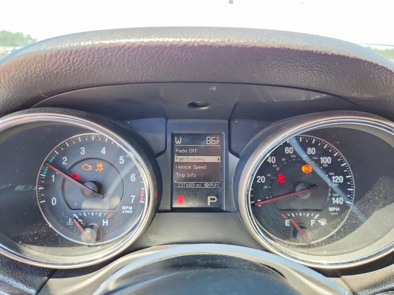 2011 Jeep Grand Cherokee Silver vin: 1J4RR4GG8BC587938