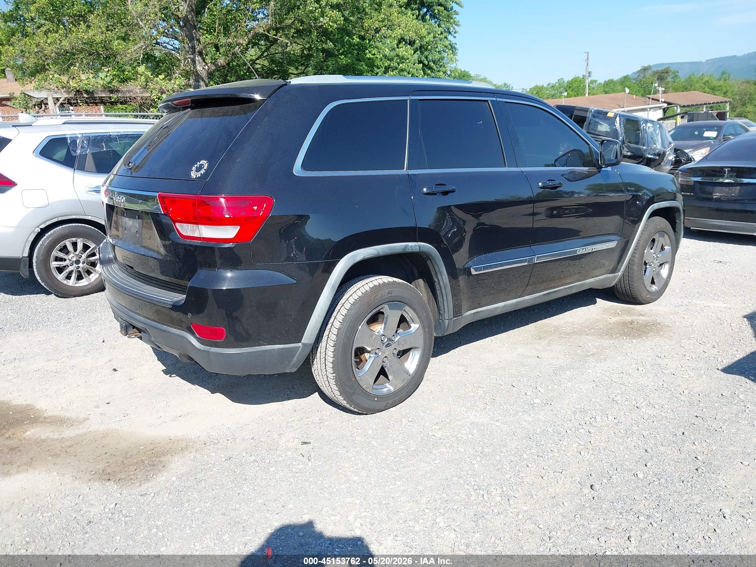 2011 Jeep Grand Cherokee Laredo Black vin: 1J4RR4GG8BC590211
