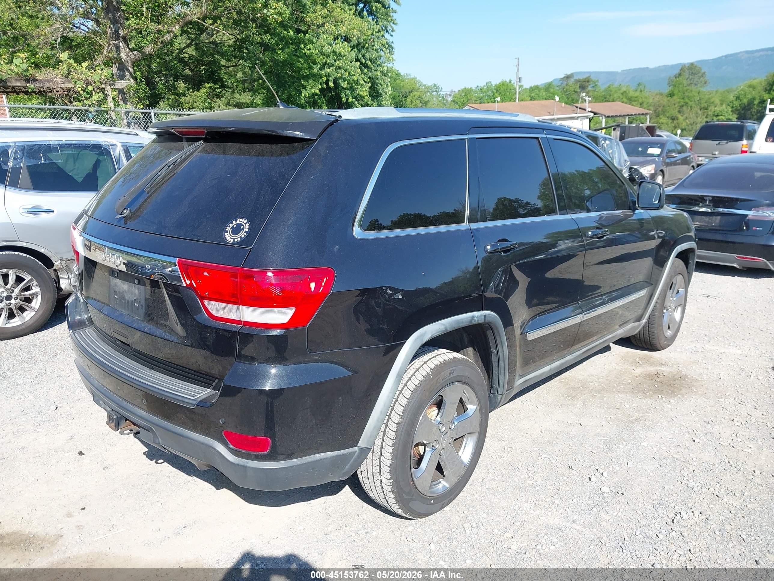 2011 Jeep Grand Cherokee Laredo Black vin: 1J4RR4GG8BC590211