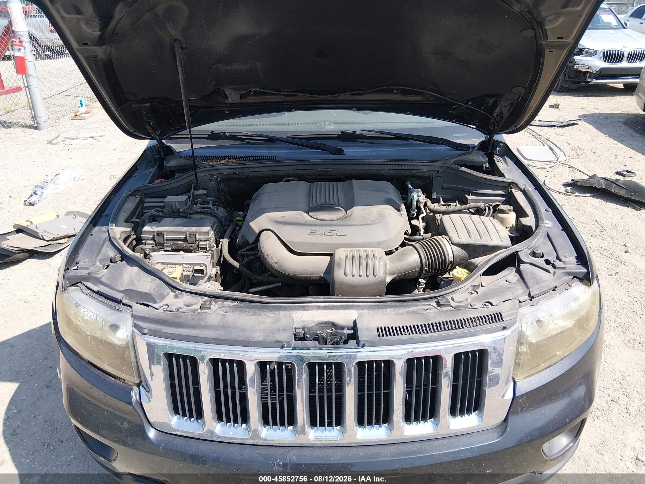2011 Jeep Grand Cherokee Laredo Черный vin: 1J4RR4GG8BC610134