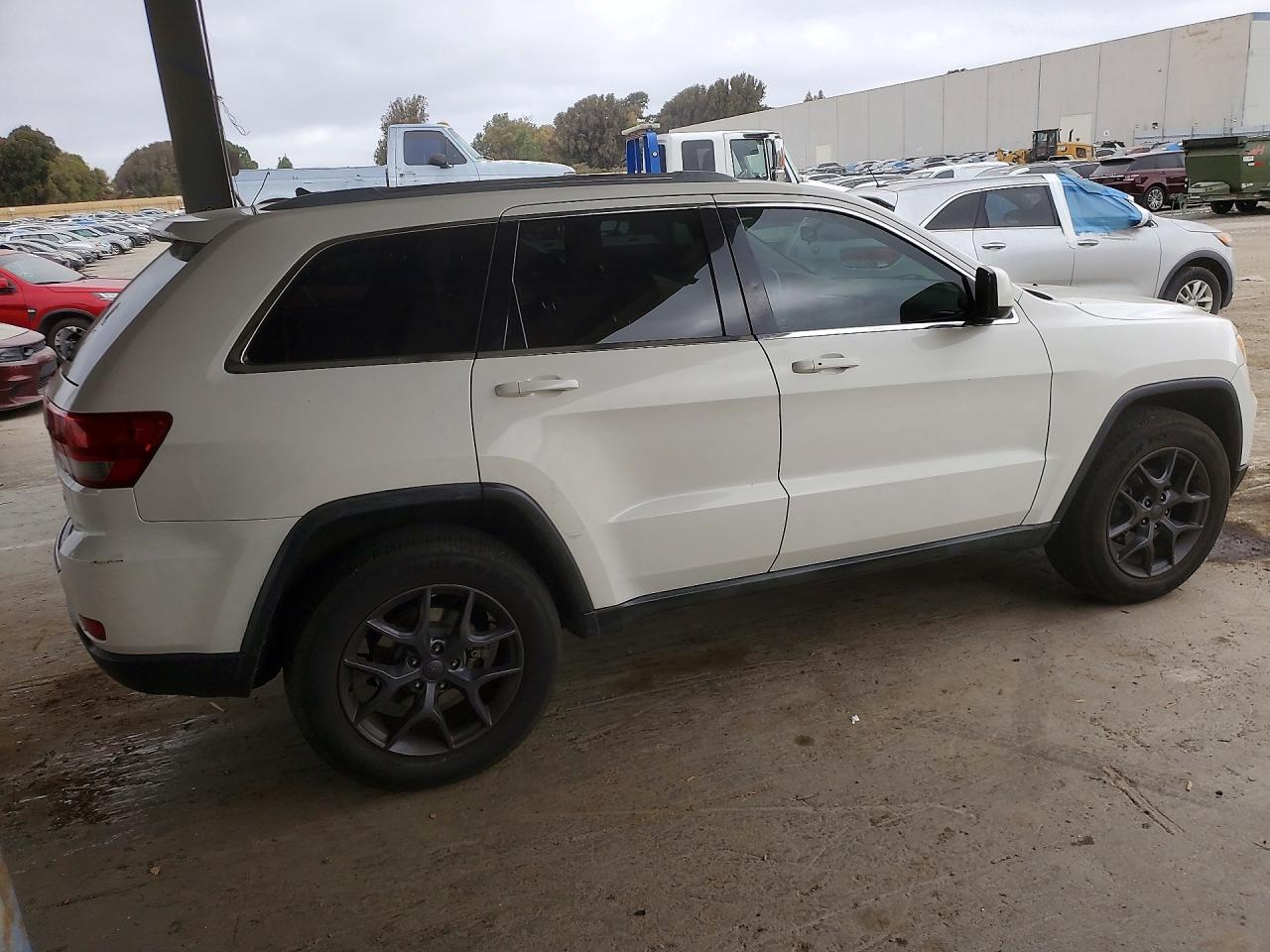 2011 Jeep Grand Cherokee Laredo White vin: 1J4RR4GG8BC640315
