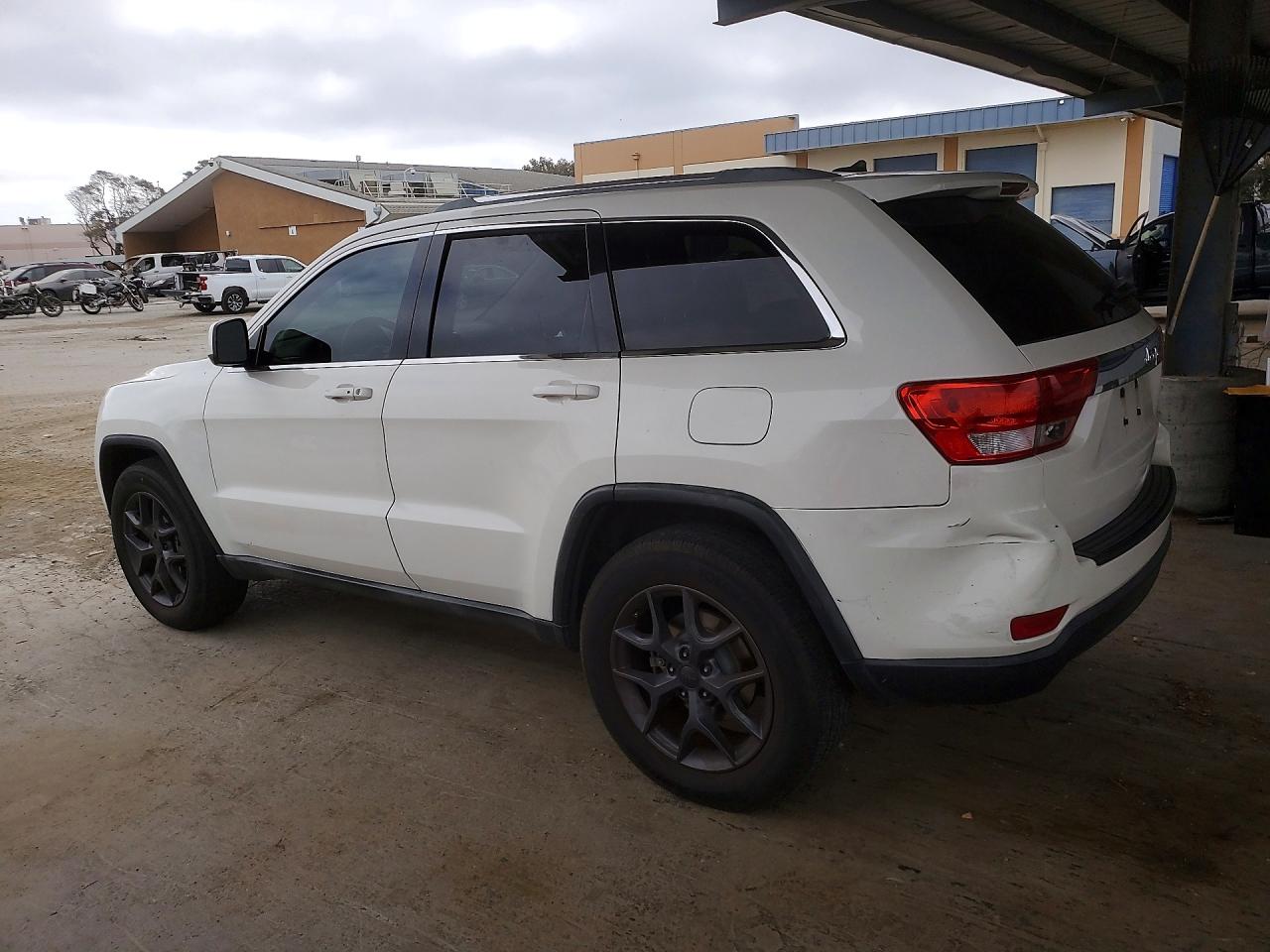 2011 Jeep Grand Cherokee Laredo White vin: 1J4RR4GG8BC640315