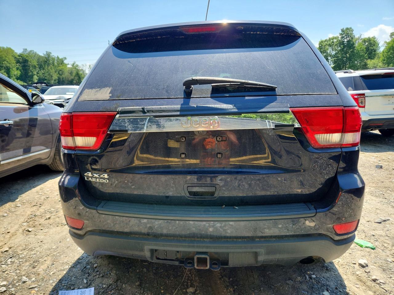 2011 Jeep Grand Cherokee Laredo Blue vin: 1J4RR4GG8BC642209