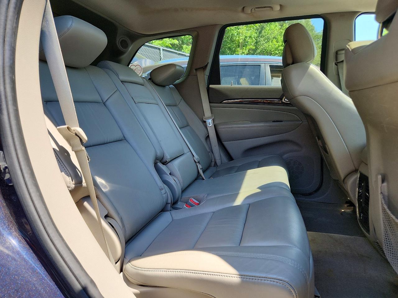 2011 Jeep Grand Cherokee Laredo Blue vin: 1J4RR4GG8BC642209