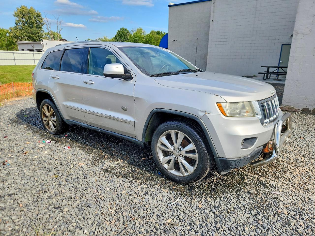 2011 Jeep Grand Cherokee Laredo Silver vin: 1J4RR4GG8BC646504