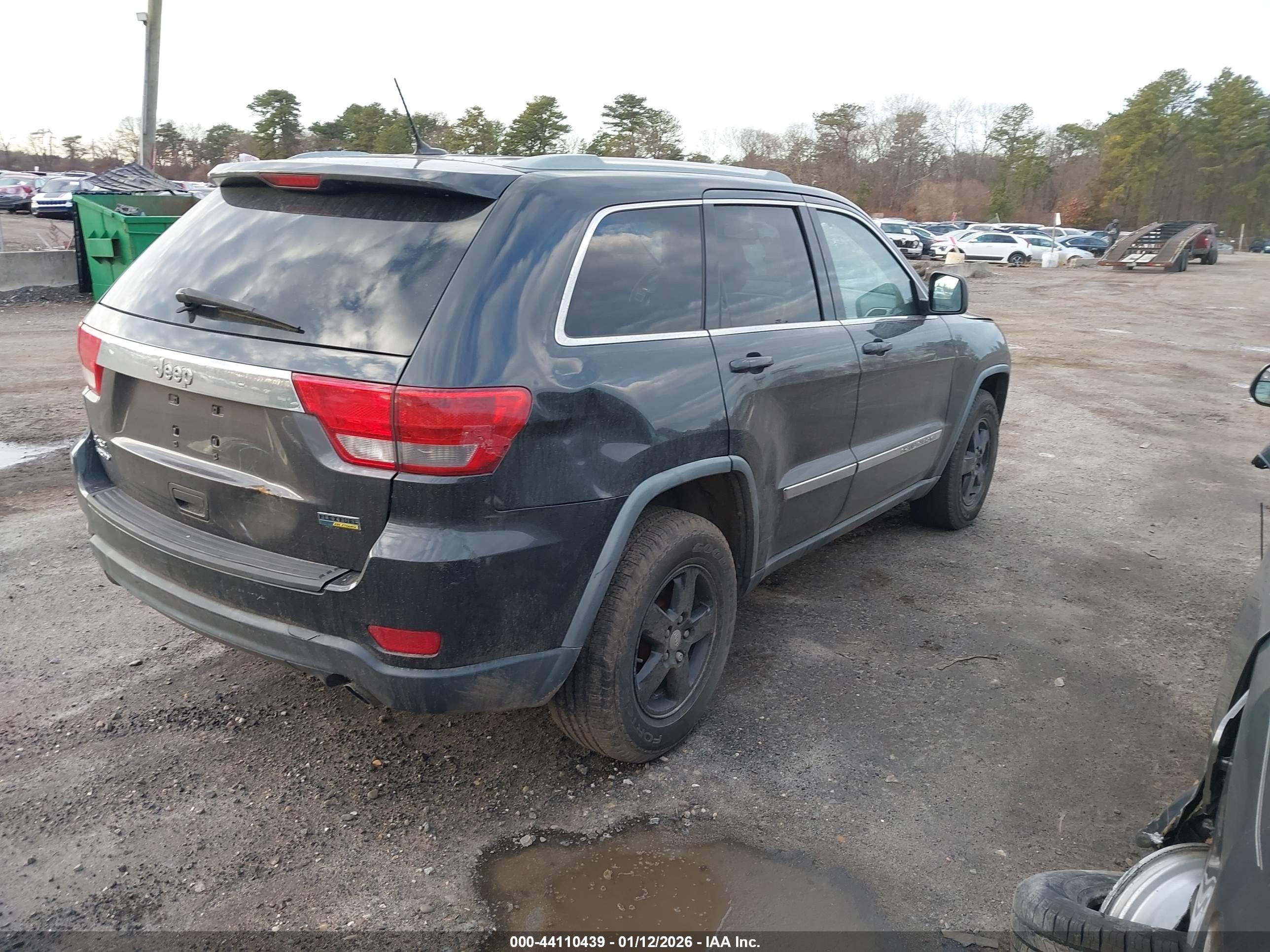 2011 Jeep Grand Cherokee Laredo Gray vin: 1J4RR4GG8BC654778