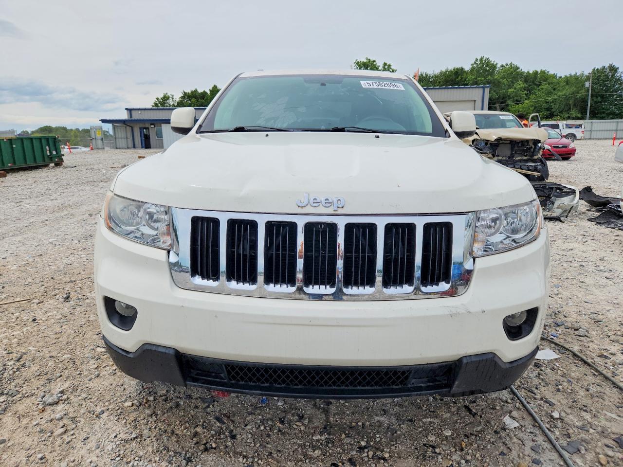 2011 Jeep Grand Cherokee Laredo White vin: 1J4RR4GG8BC669250