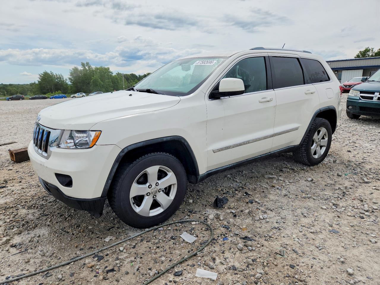 2011 Jeep Grand Cherokee Laredo Белый vin: 1J4RR4GG8BC669250