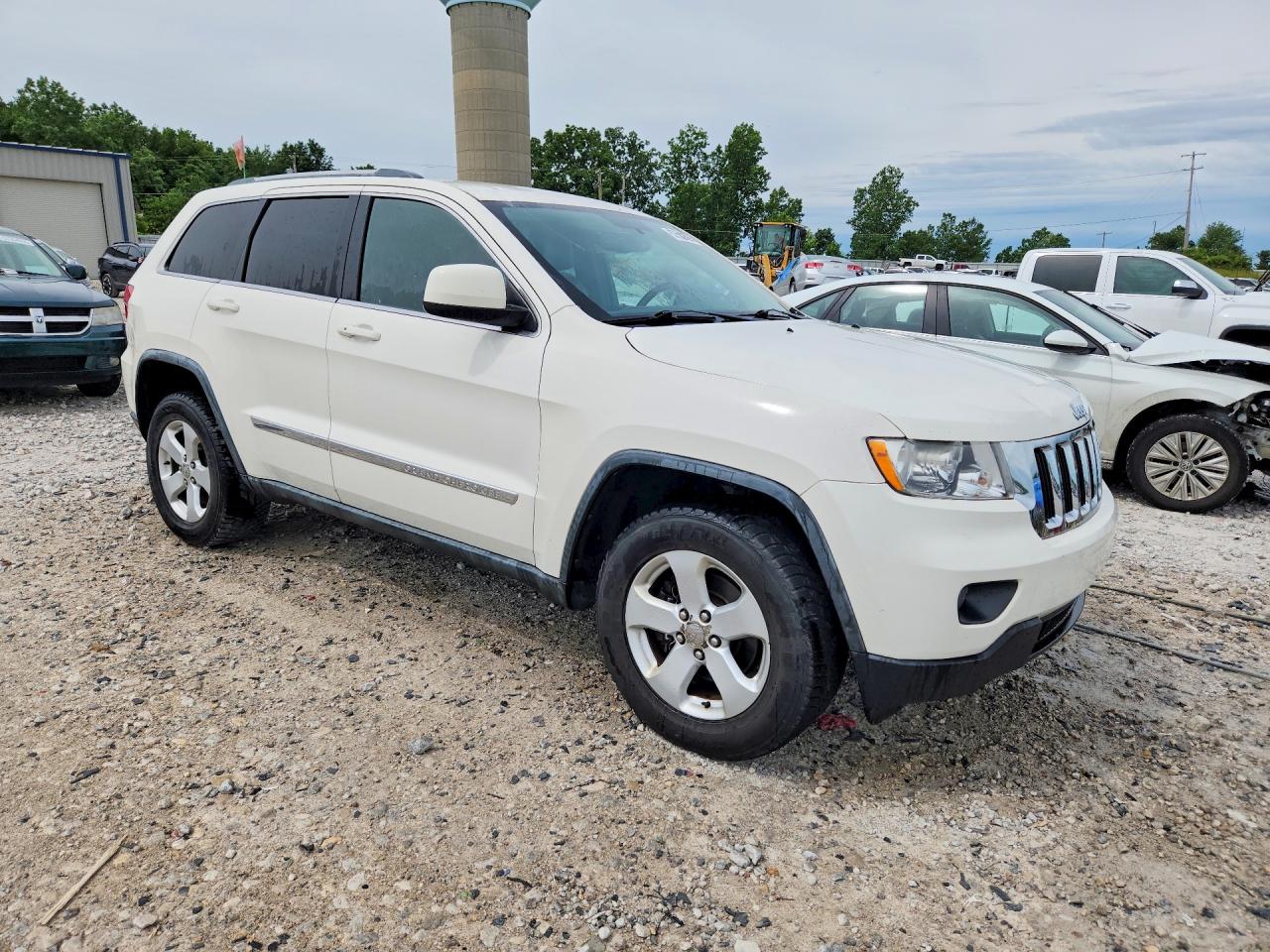 2011 Jeep Grand Cherokee Laredo White vin: 1J4RR4GG8BC669250