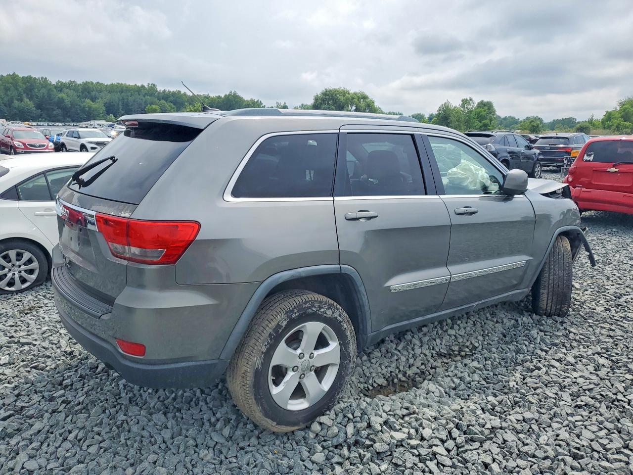 2011 Jeep Grand Cherokee Laredo Gray vin: 1J4RR4GG8BC671144