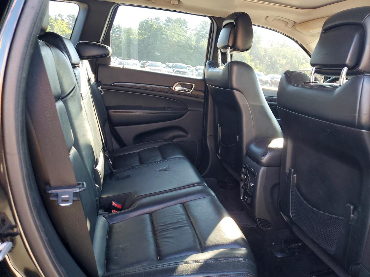2011 Jeep Grand Cherokee Laredo Black vin: 1J4RR4GG8BC680698