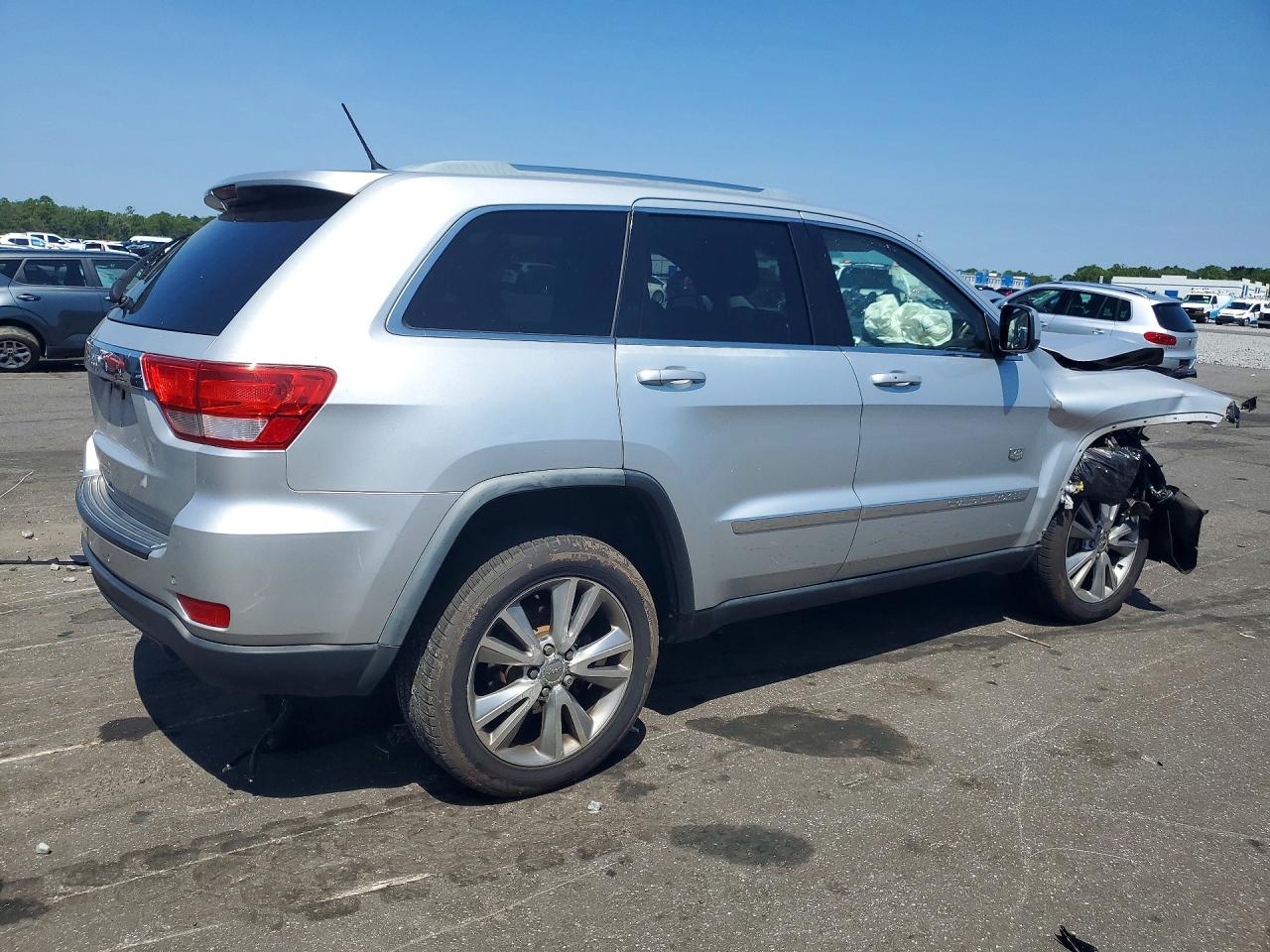 2011 Jeep Grand Cherokee Laredo Silver vin: 1J4RR4GG8BC684184