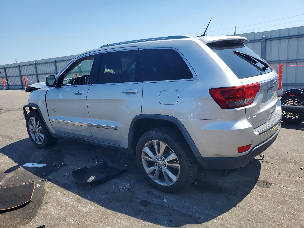 2011 Jeep Grand Cherokee Laredo Silver vin: 1J4RR4GG8BC684184