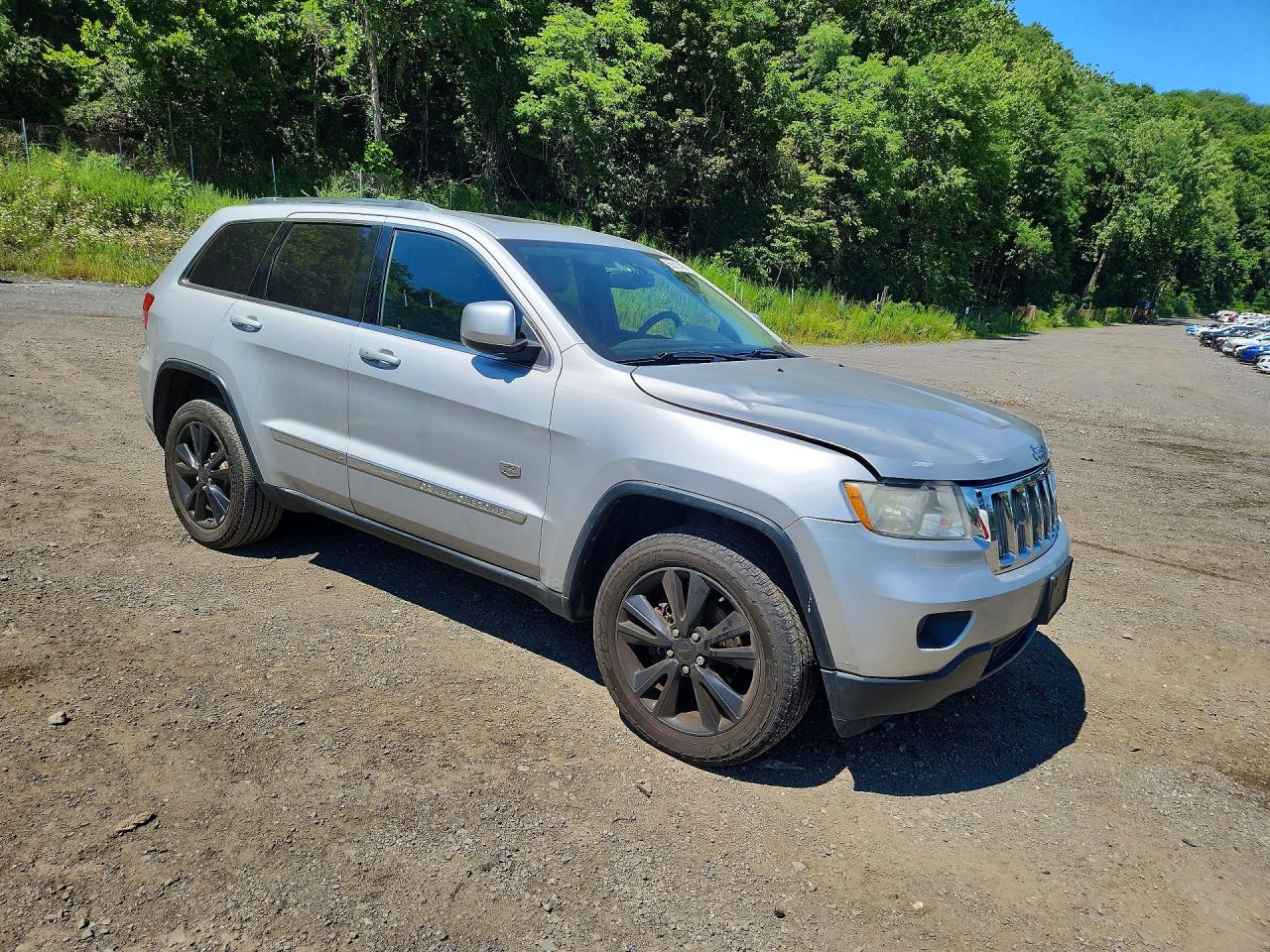 2011 Jeep Grand Cherokee Laredo Silver vin: 1J4RR4GG8BC684203