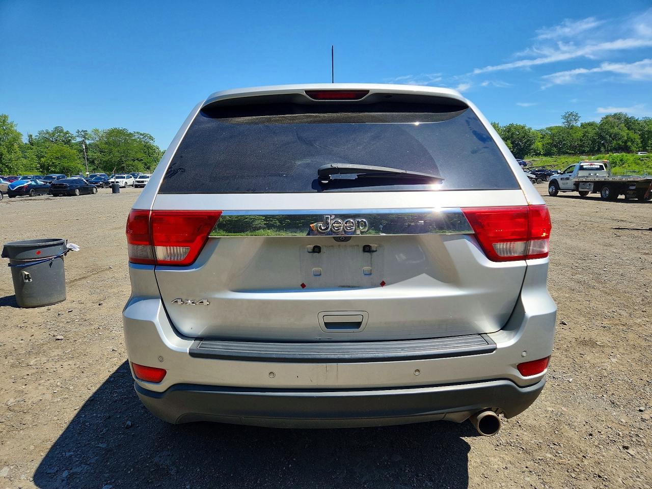 2011 Jeep Grand Cherokee Laredo Silver vin: 1J4RR4GG8BC684203