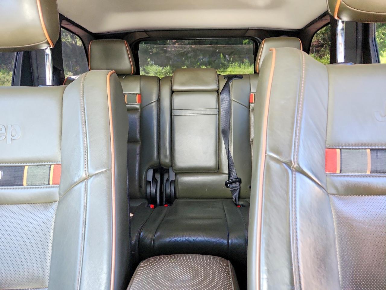 2011 Jeep Grand Cherokee Laredo Silver vin: 1J4RR4GG8BC684203