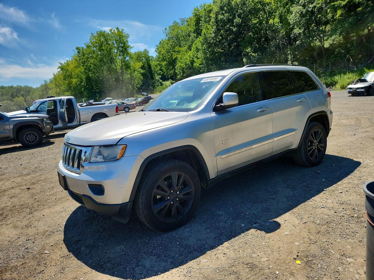 2011 Jeep Grand Cherokee Laredo Серебряный vin: 1J4RR4GG8BC684203