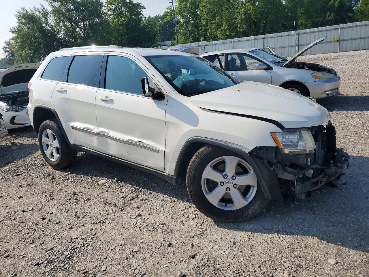 2011 Jeep Grand Cherokee Laredo White vin: 1J4RR4GG8BC701923