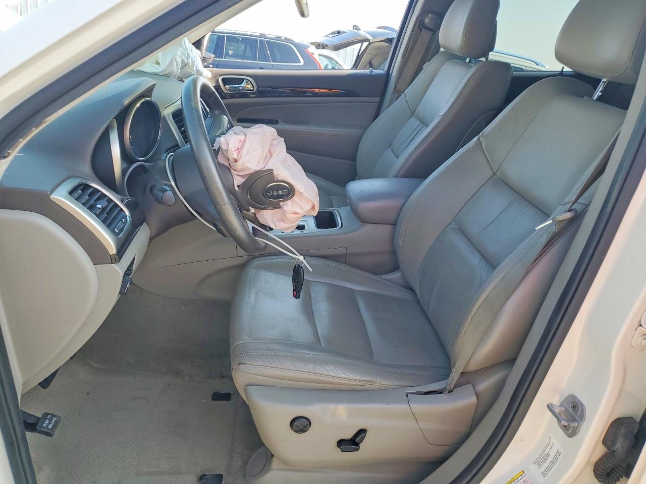 2011 Jeep Grand Cherokee Laredo White vin: 1J4RR4GG8BC701923