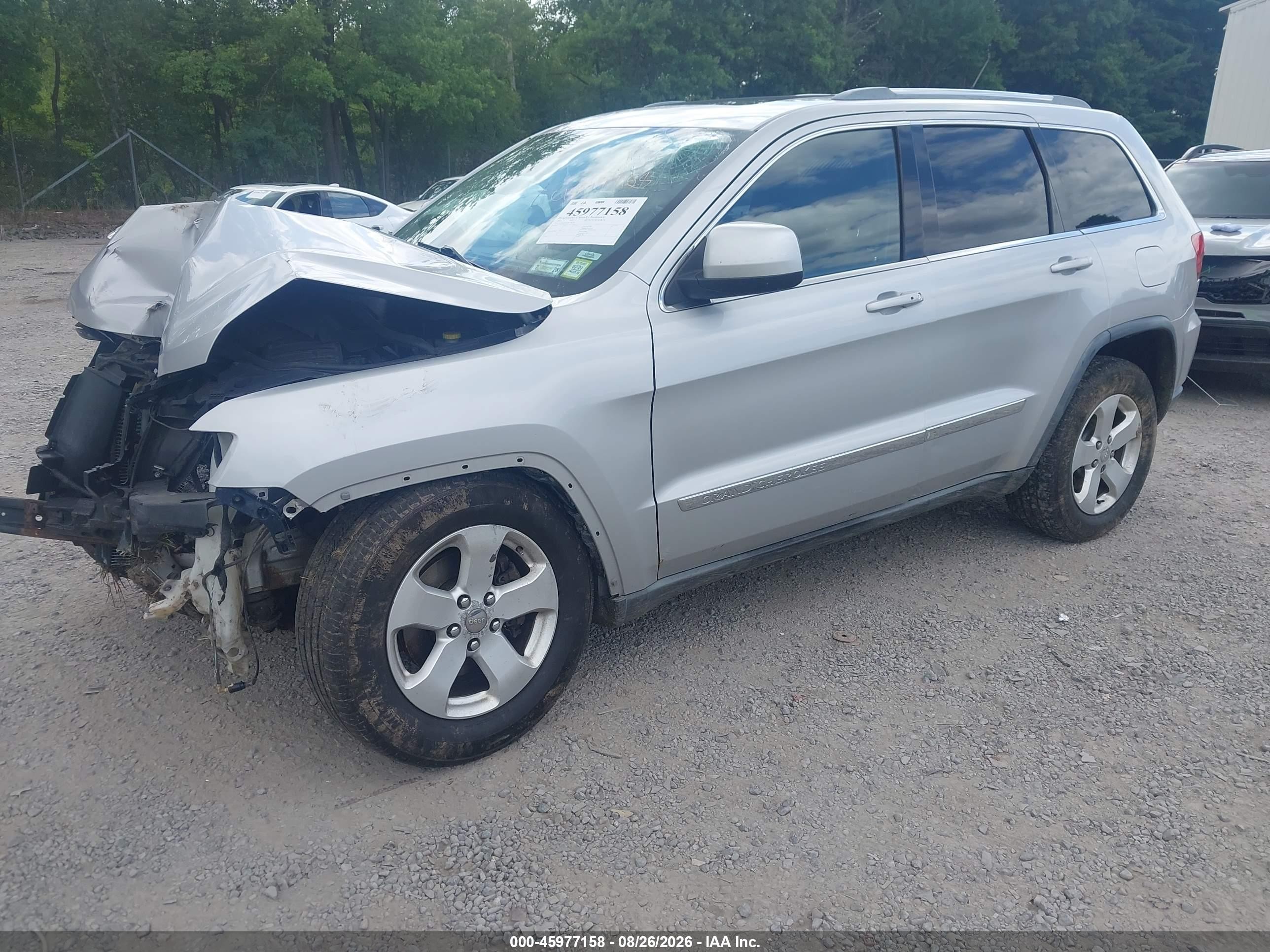 2011 Jeep Grand Cherokee Laredo Серебряный vin: 1J4RR4GG8BC738258