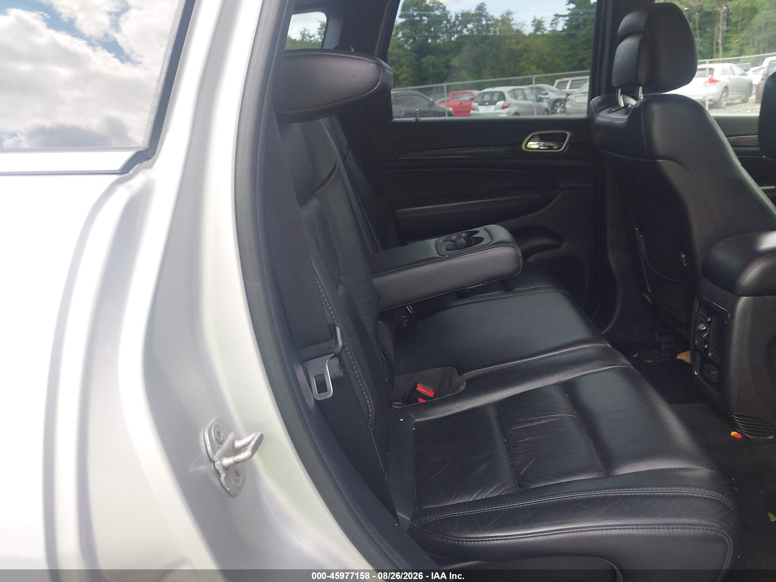 2011 Jeep Grand Cherokee Laredo Серебряный vin: 1J4RR4GG8BC738258