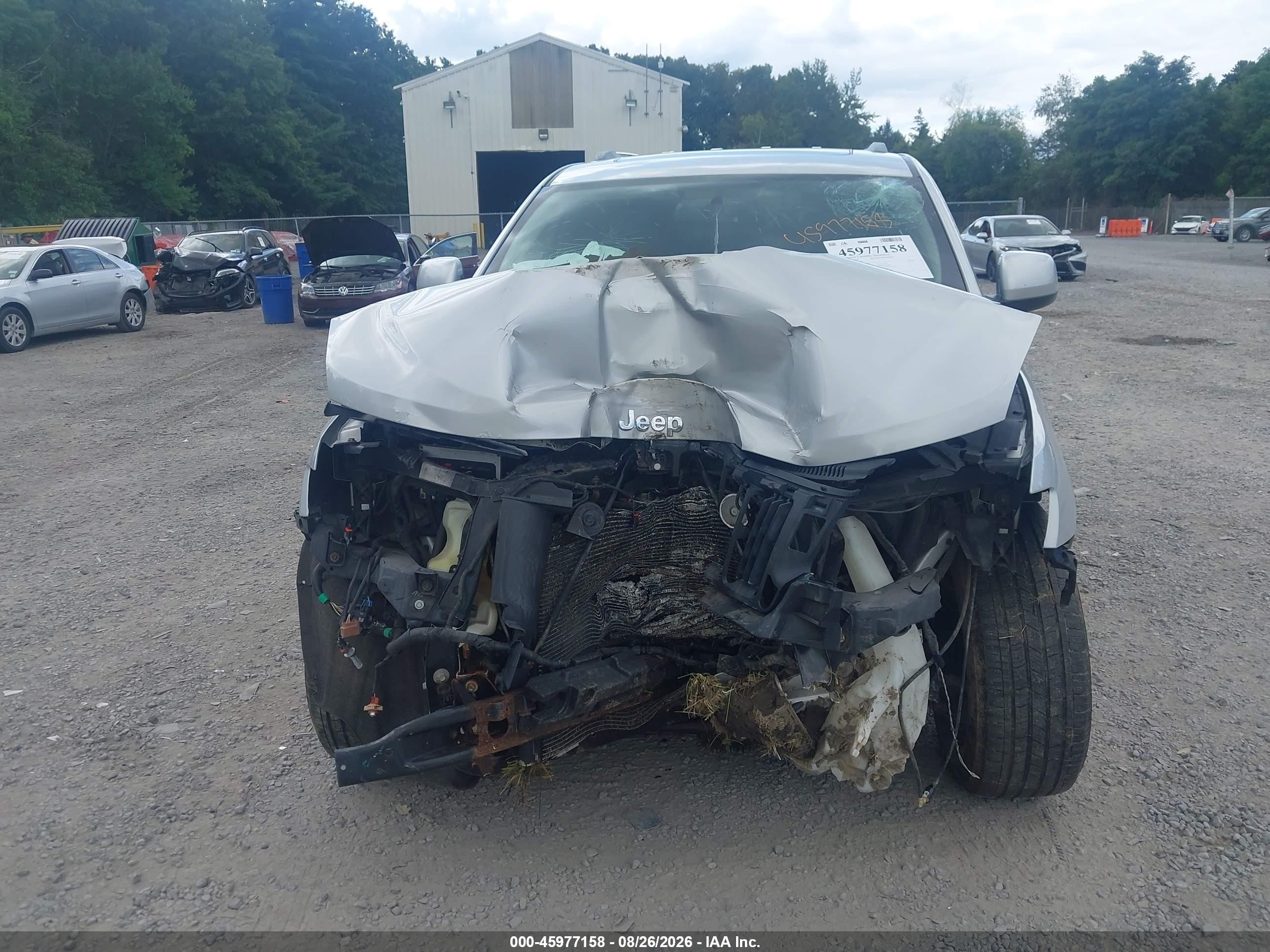 2011 Jeep Grand Cherokee Laredo Серебряный vin: 1J4RR4GG8BC738258