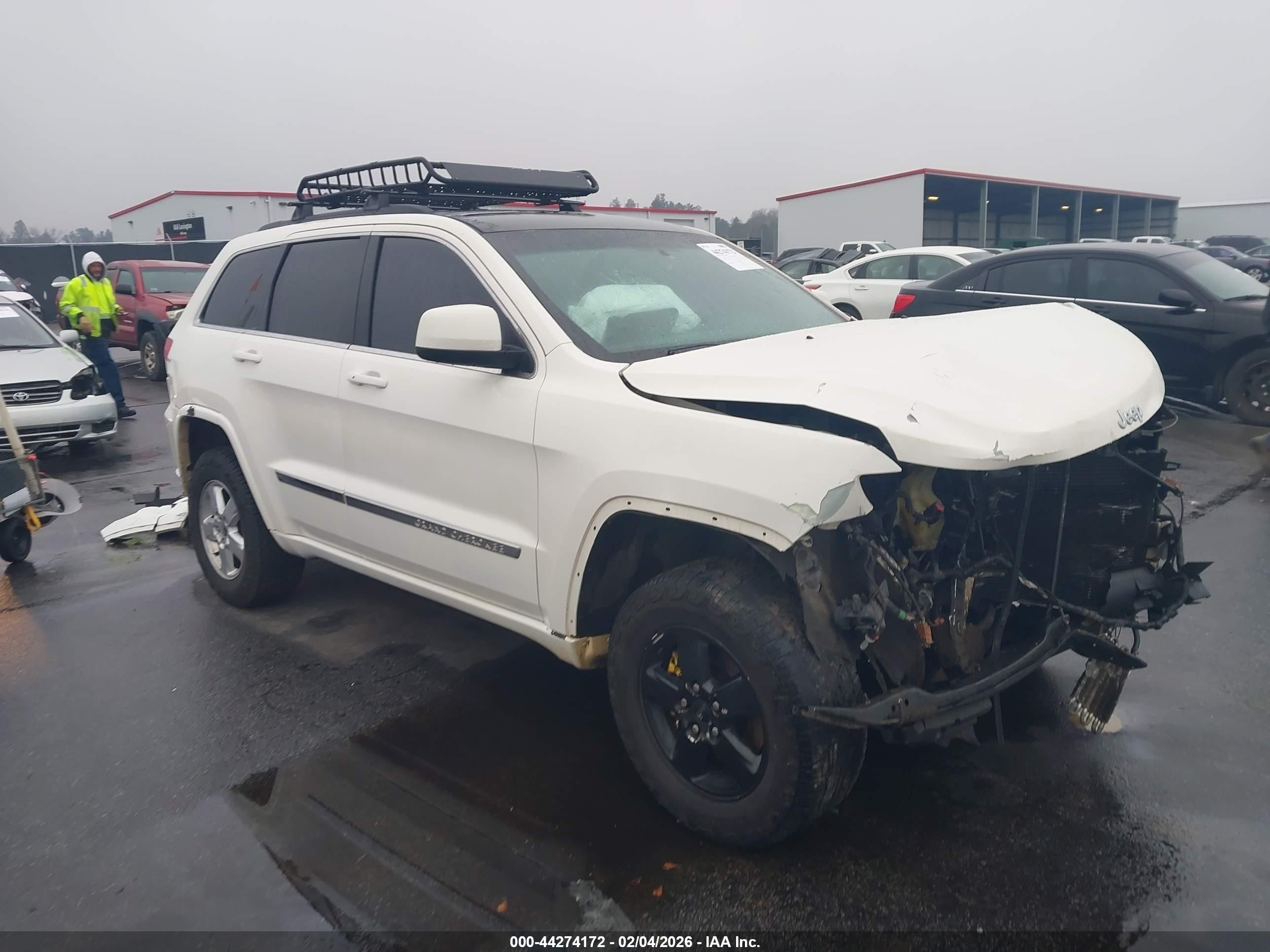 2011 Jeep Grand Cherokee Laredo White vin: 1J4RR4GG9BC508051