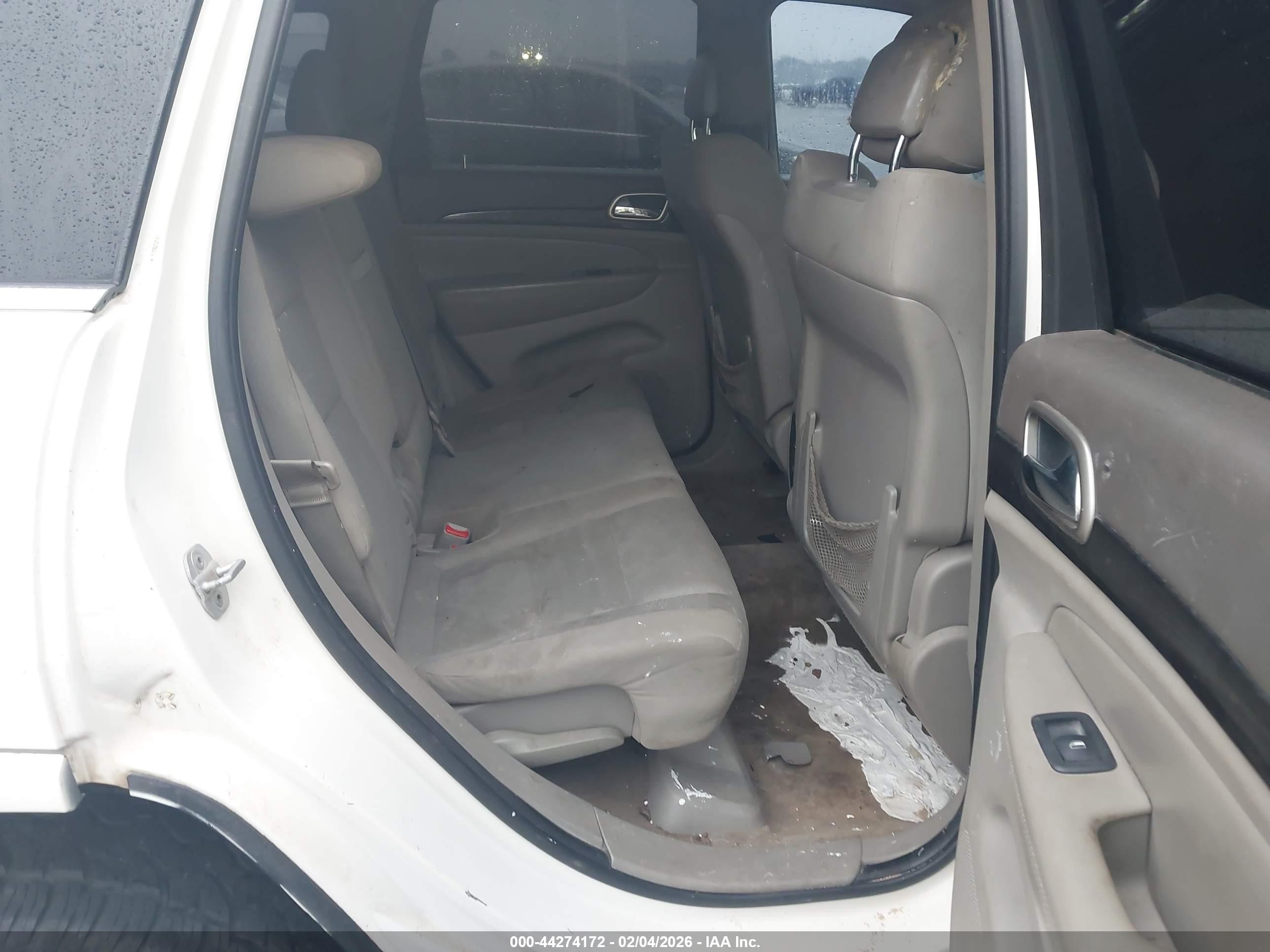 2011 Jeep Grand Cherokee Laredo White vin: 1J4RR4GG9BC508051