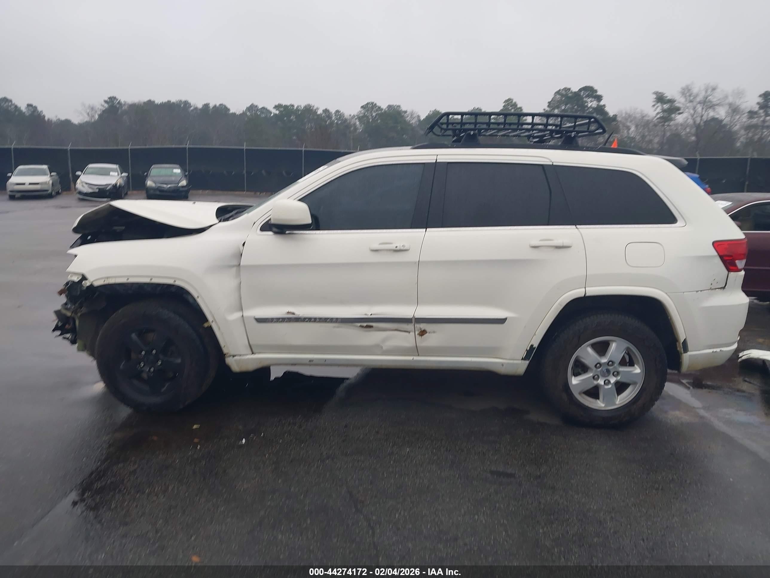 2011 Jeep Grand Cherokee Laredo White vin: 1J4RR4GG9BC508051