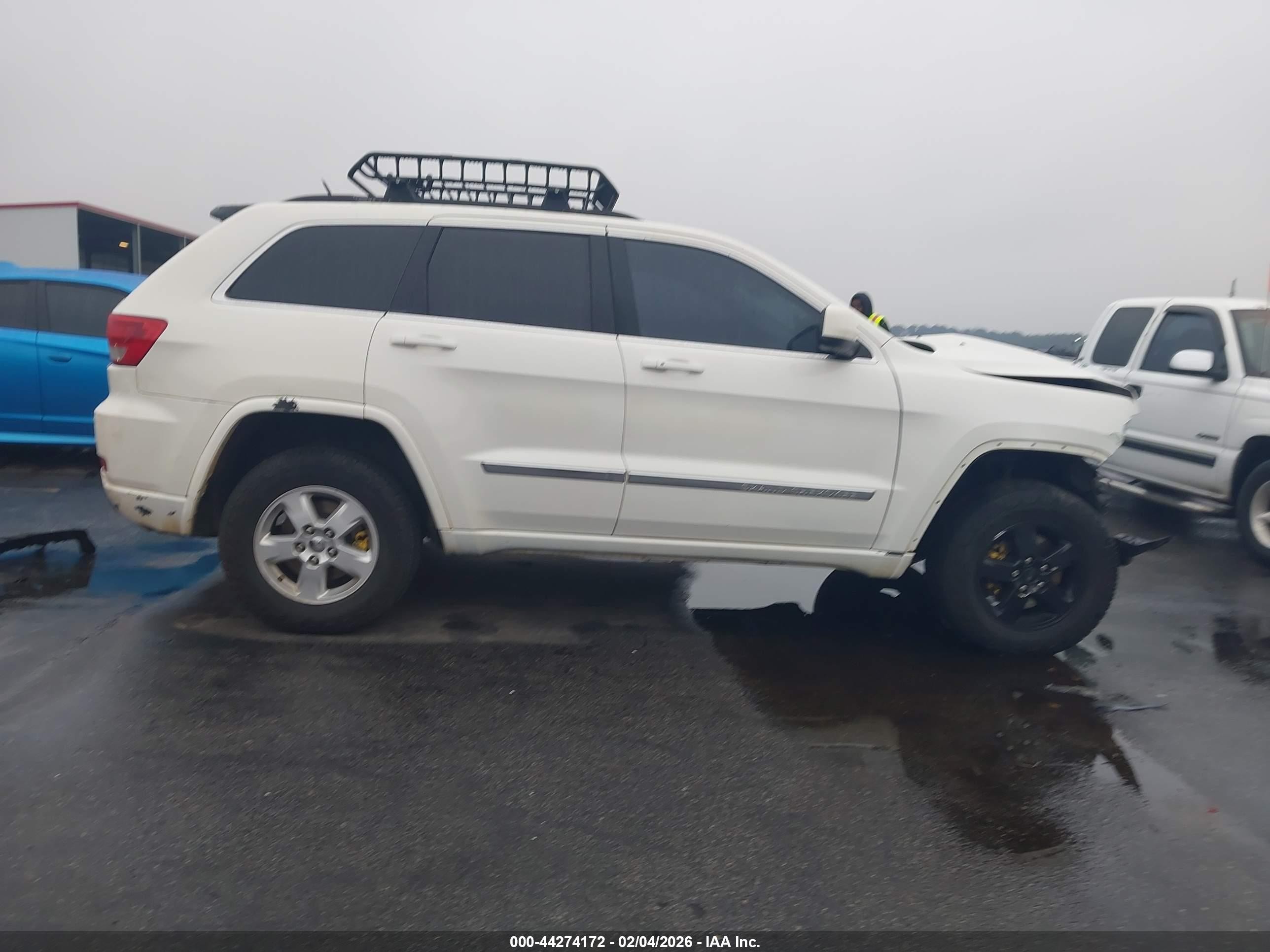 2011 Jeep Grand Cherokee Laredo White vin: 1J4RR4GG9BC508051