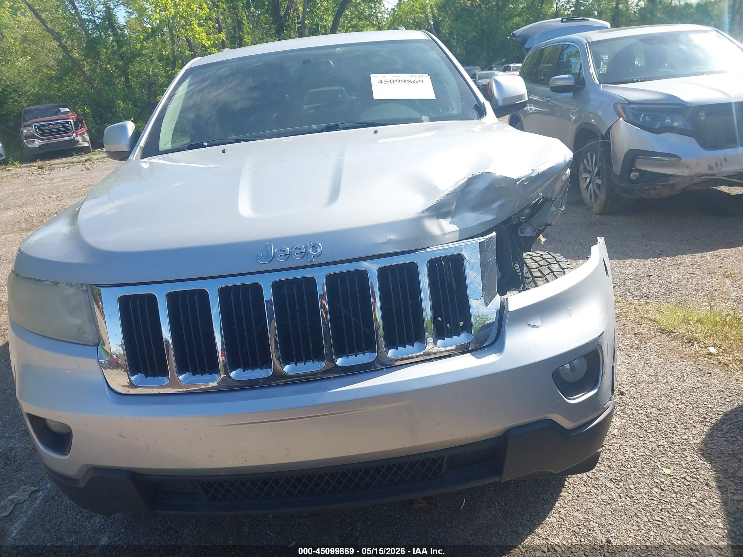 2011 Jeep Grand Cherokee Laredo Серебряный vin: 1J4RR4GG9BC511631