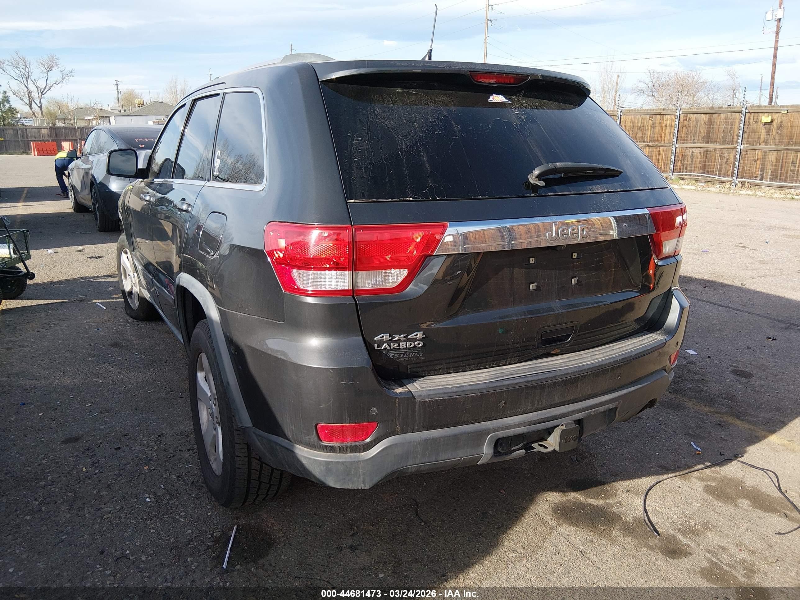2011 Jeep Grand Cherokee Laredo Gray vin: 1J4RR4GG9BC544726