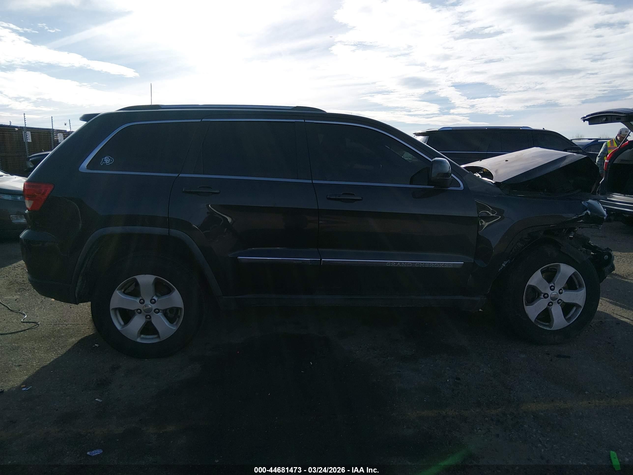 2011 Jeep Grand Cherokee Laredo Gray vin: 1J4RR4GG9BC544726
