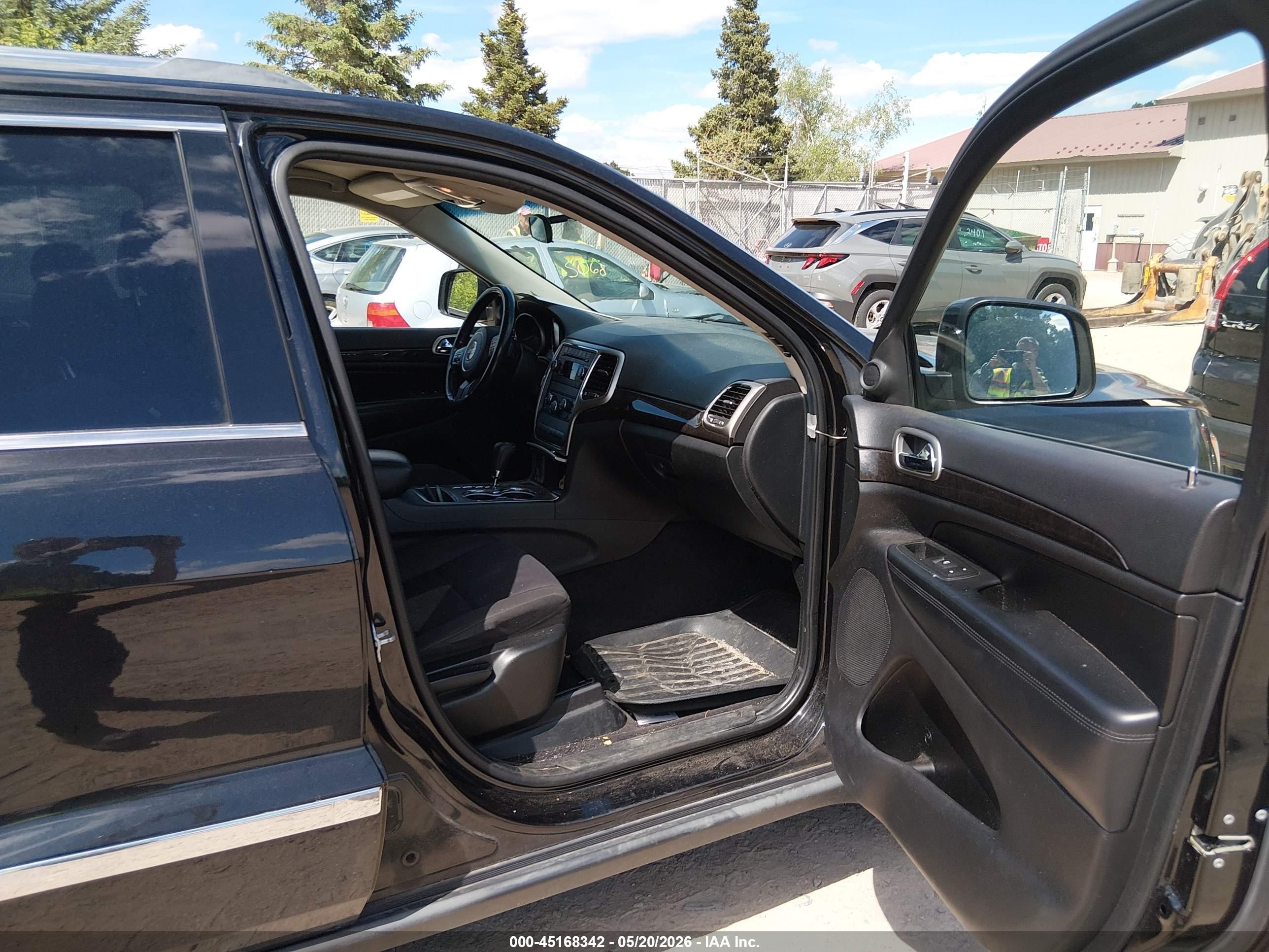 2011 Jeep Grand Cherokee Laredo Black vin: 1J4RR4GG9BC571196