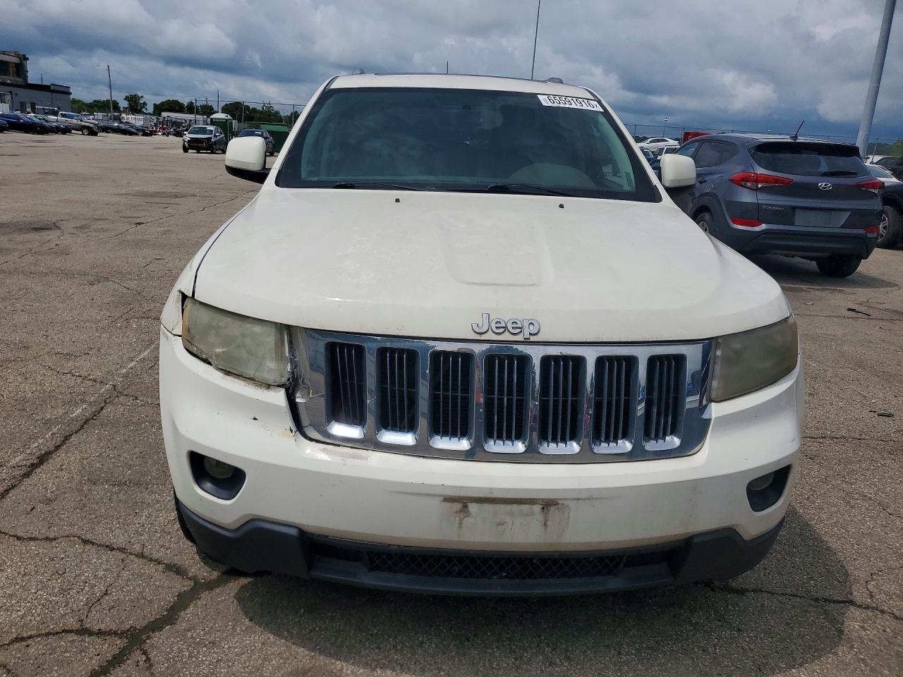 2011 Jeep Grand Cherokee Laredo White vin: 1J4RR4GG9BC655339
