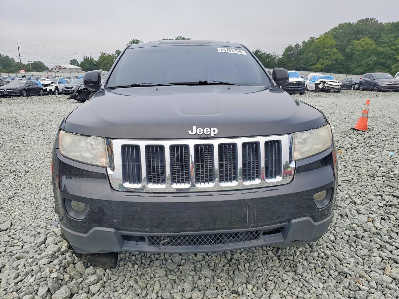 2011 Jeep Grand Cherokee Laredo Black vin: 1J4RR4GG9BC655373
