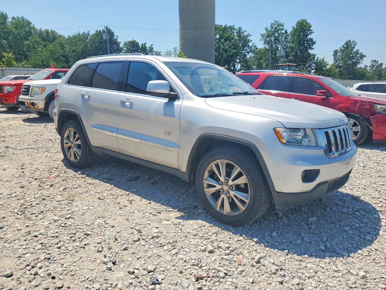 2011 Jeep Grand Cherokee Laredo Silver vin: 1J4RR4GG9BC673792
