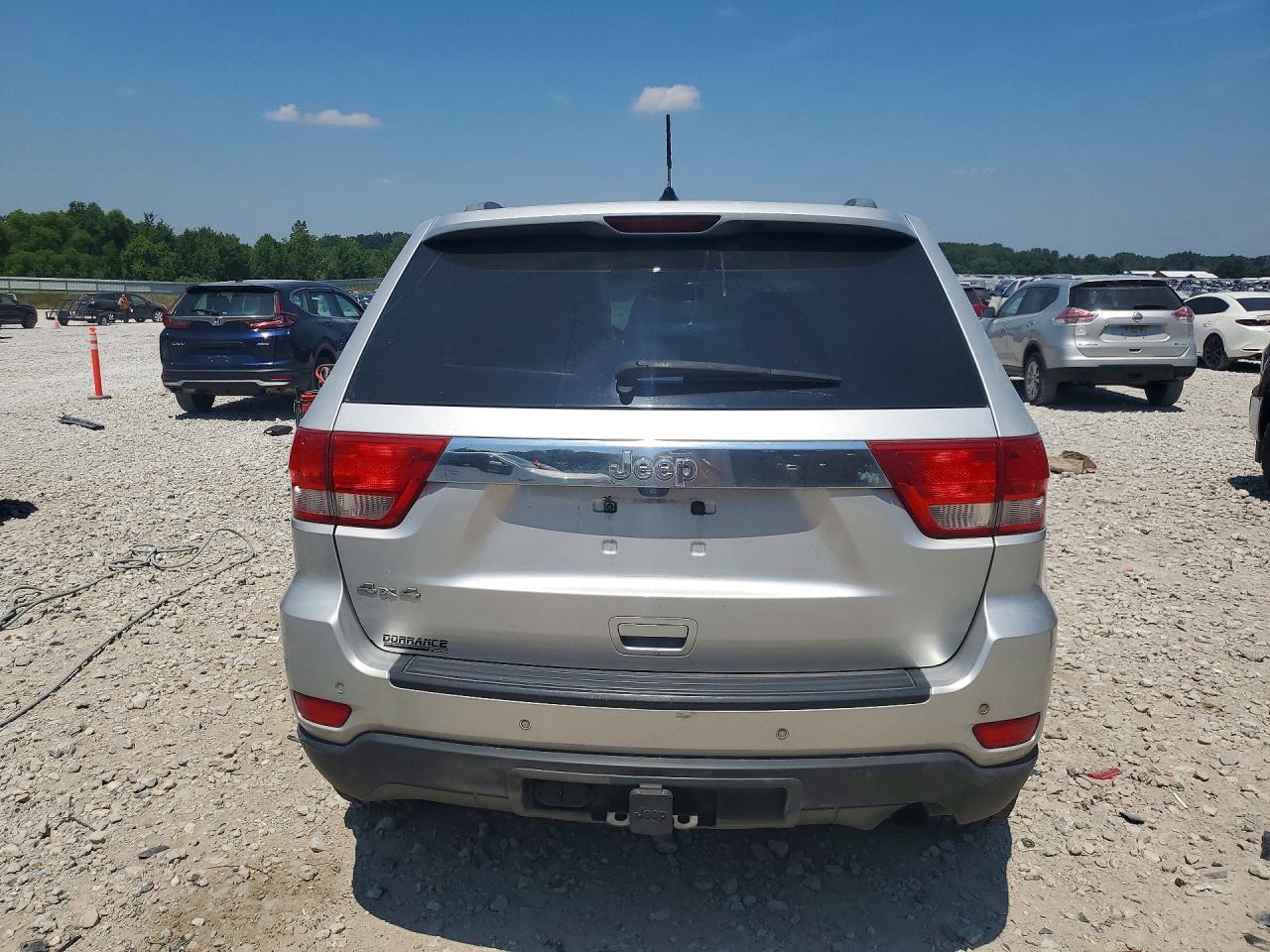 2011 Jeep Grand Cherokee Laredo Silver vin: 1J4RR4GG9BC673792