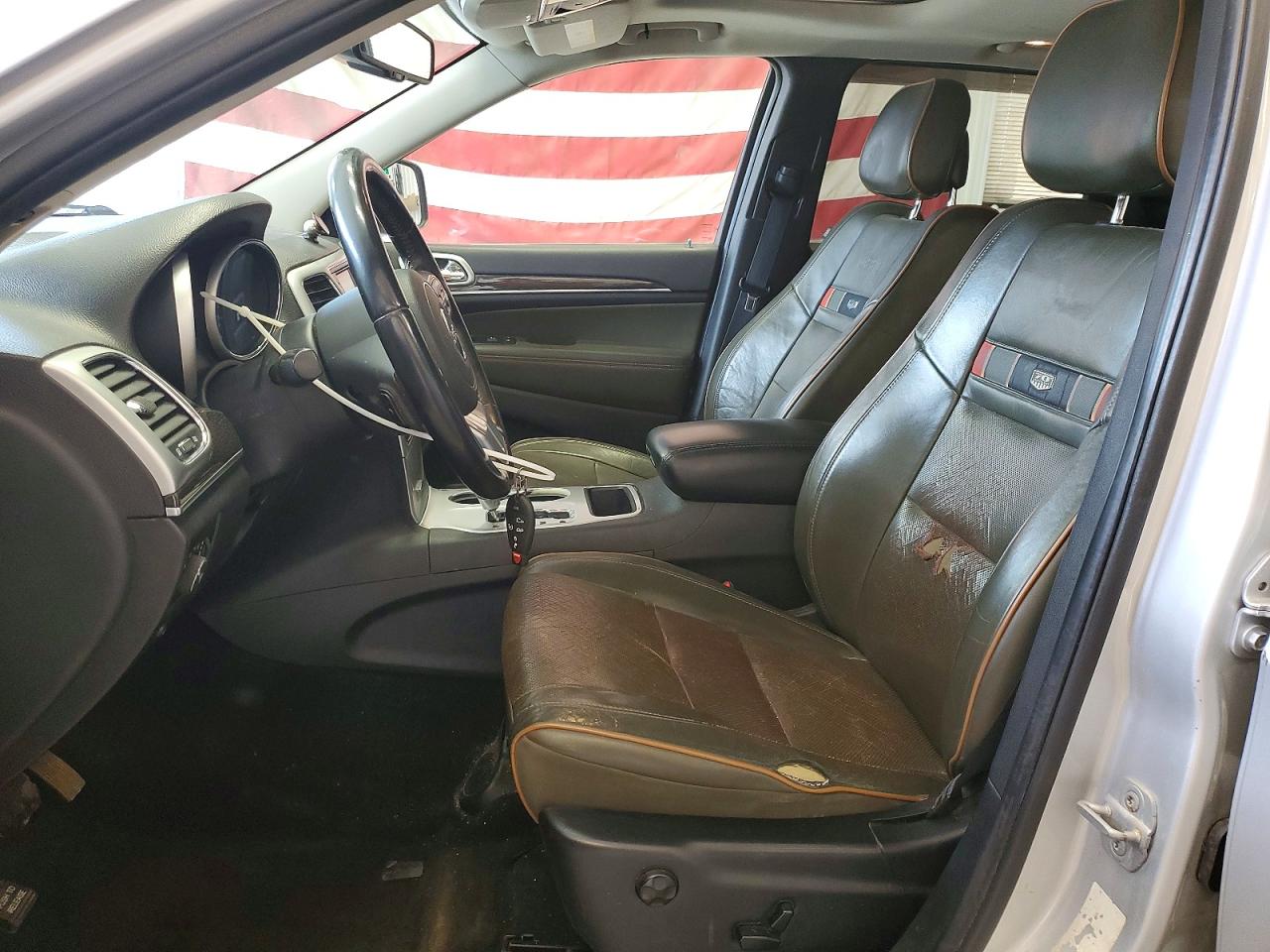 2011 Jeep Grand Cherokee Laredo Silver vin: 1J4RR4GG9BC679060