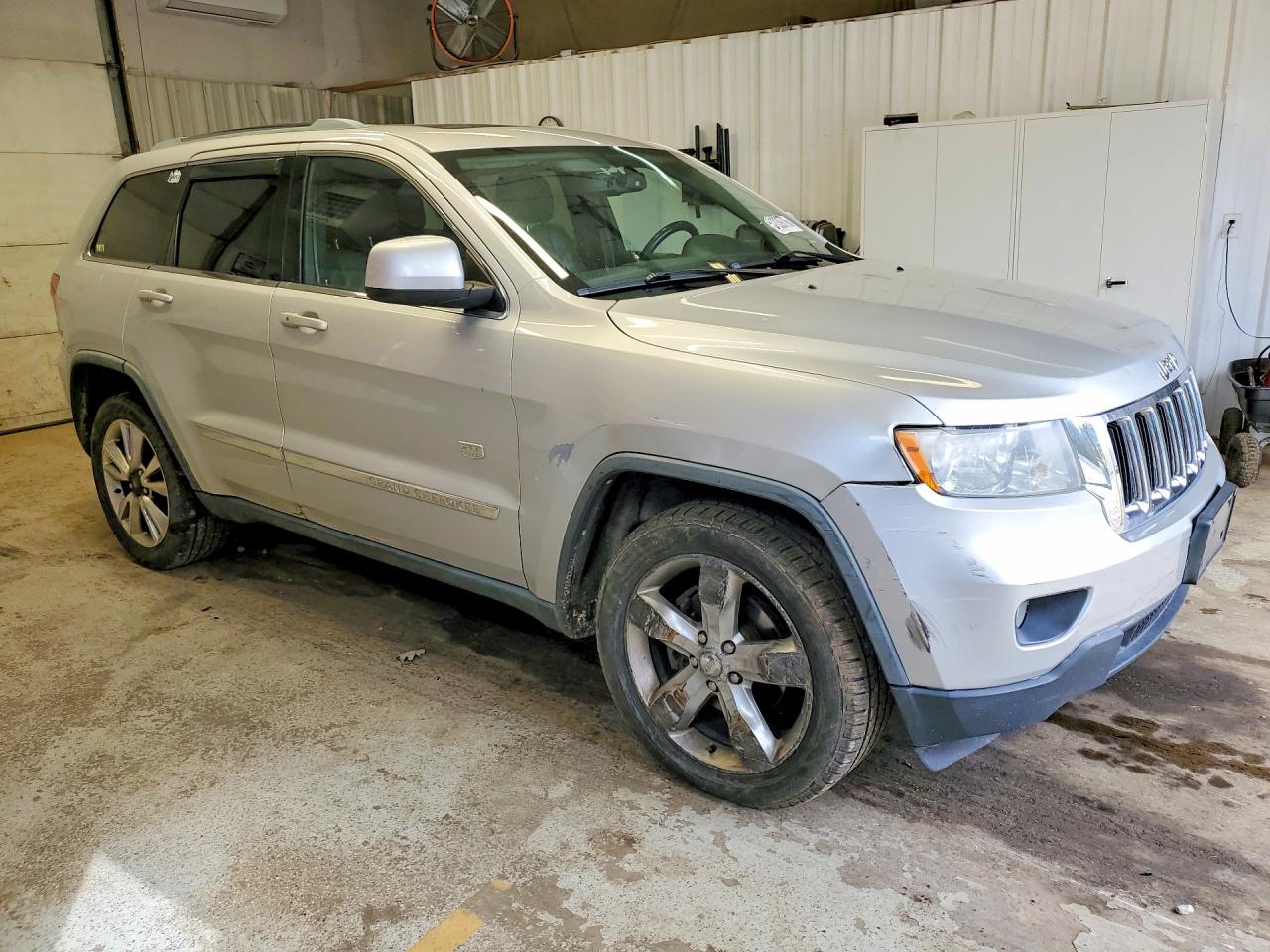 2011 Jeep Grand Cherokee Laredo Silver vin: 1J4RR4GG9BC679060