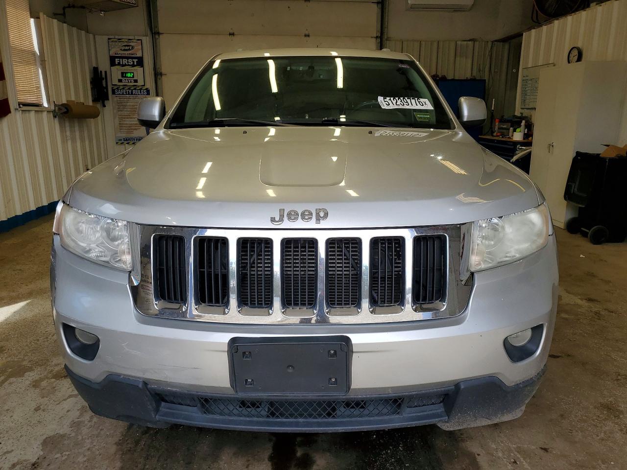 2011 Jeep Grand Cherokee Laredo Silver vin: 1J4RR4GG9BC679060