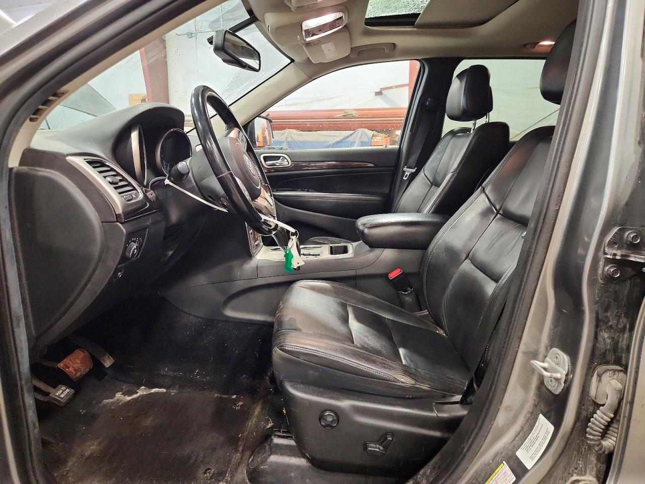 2011 Jeep Grand Cherokee Laredo Gray vin: 1J4RR4GG9BC737071