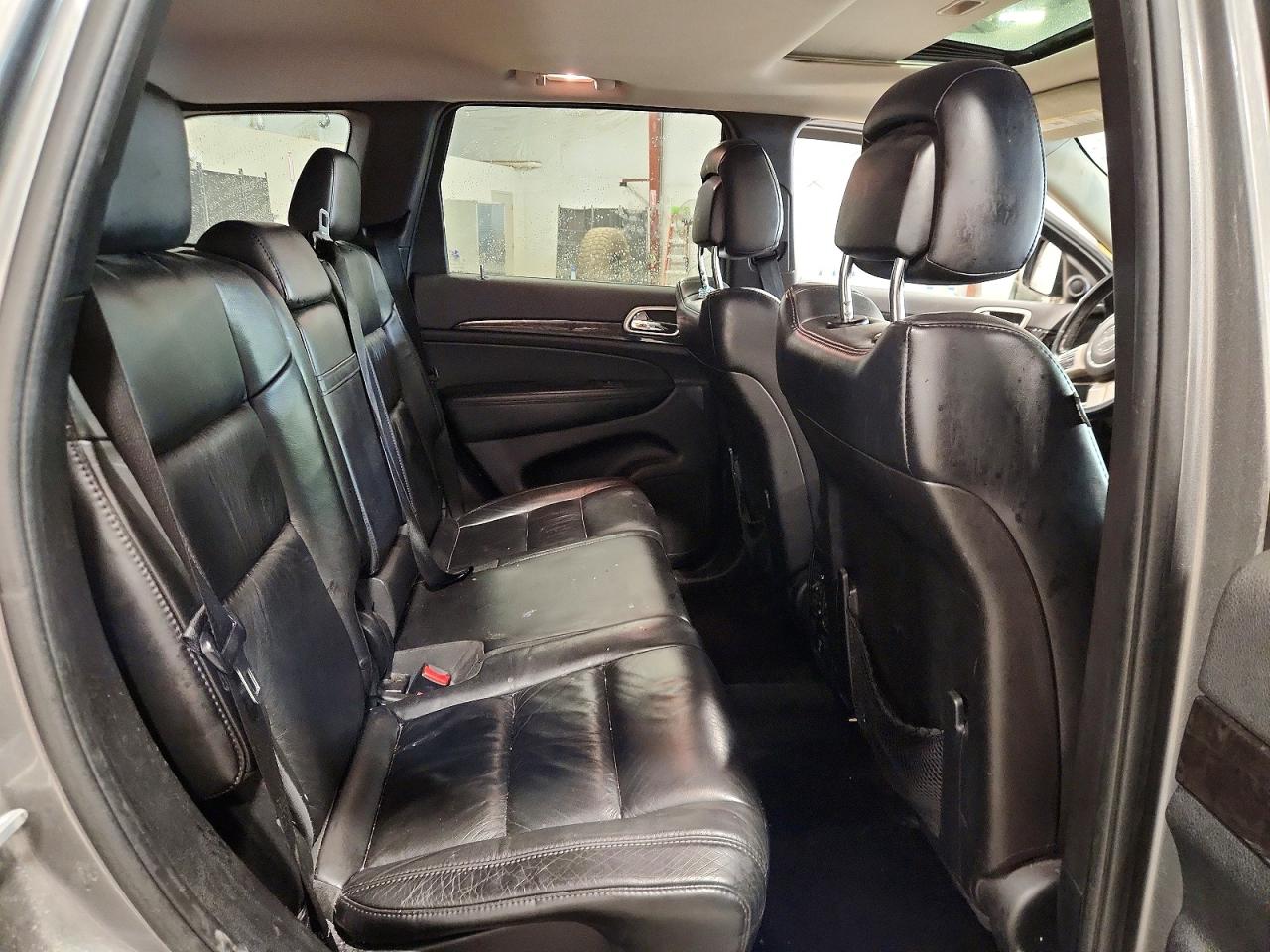 2011 Jeep Grand Cherokee Laredo Gray vin: 1J4RR4GG9BC737071
