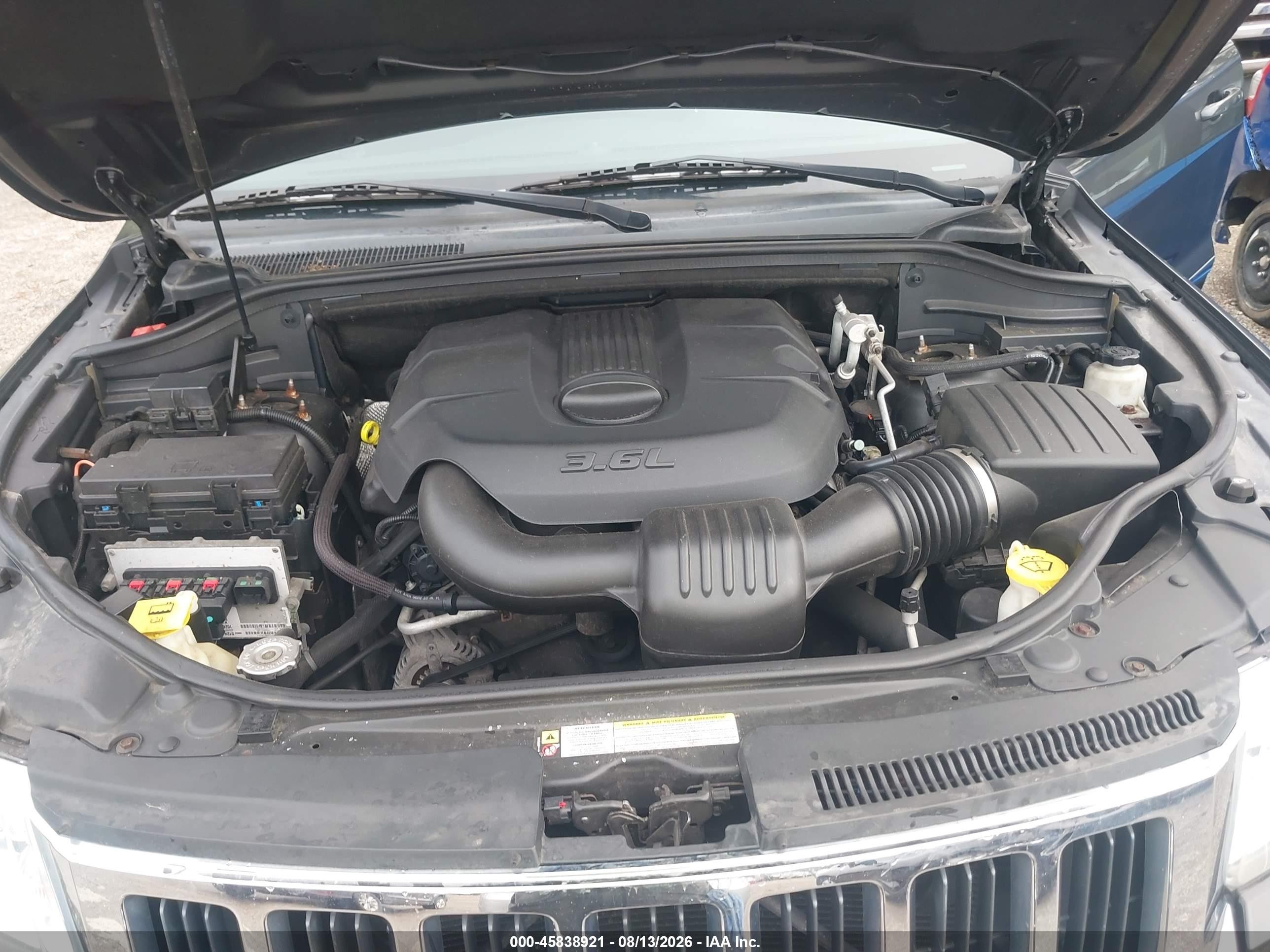 2011 Jeep Grand Cherokee Laredo Серый vin: 1J4RR4GGXBC516465
