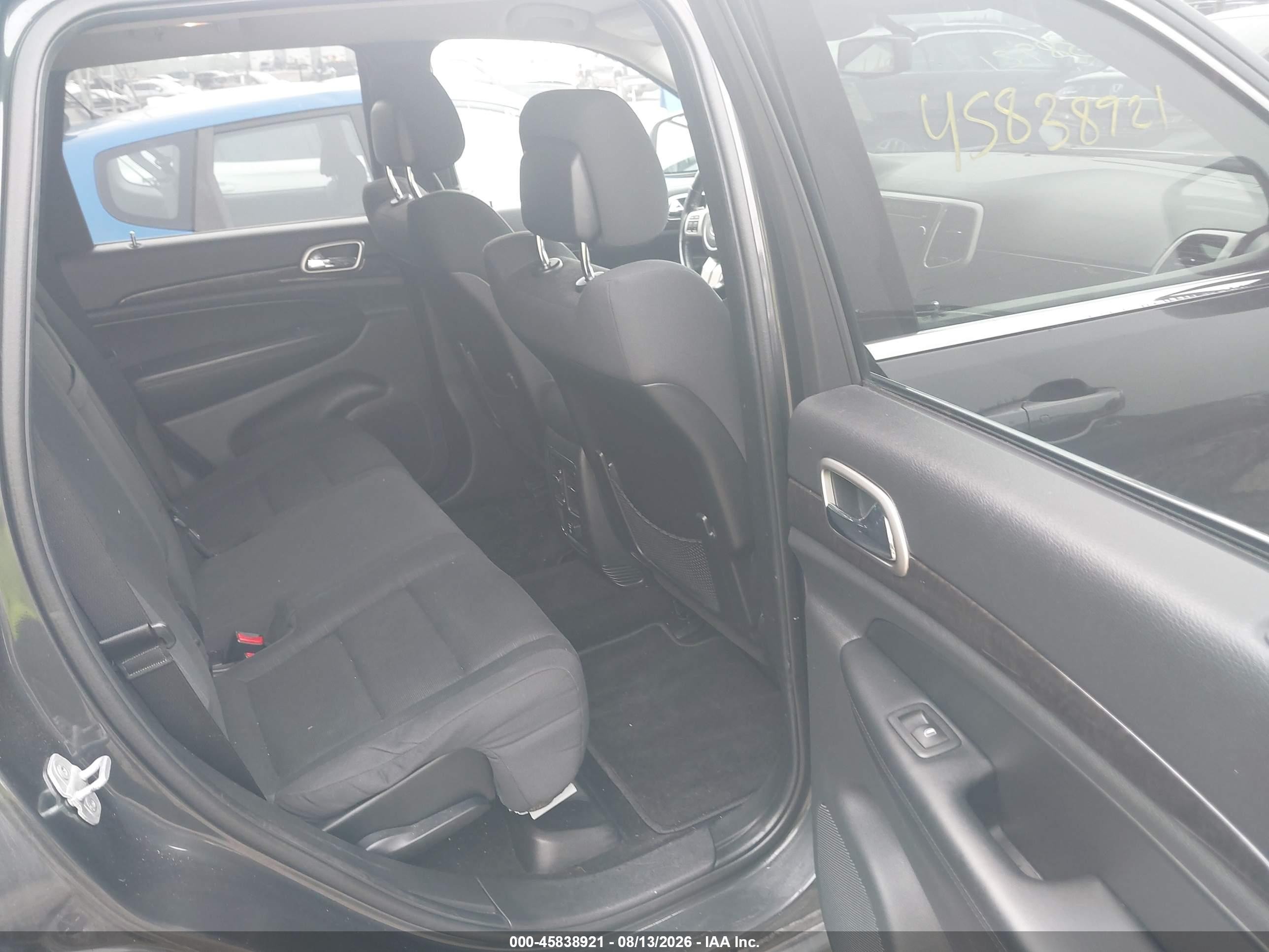 2011 Jeep Grand Cherokee Laredo Серый vin: 1J4RR4GGXBC516465