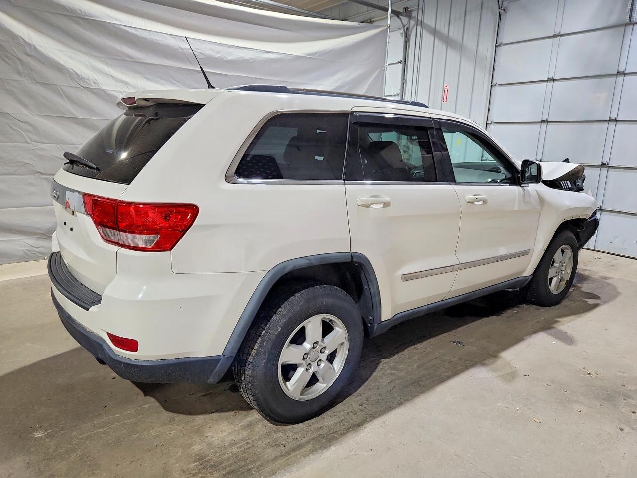 2011 Jeep Grand Cherokee Laredo White vin: 1J4RR4GGXBC534657