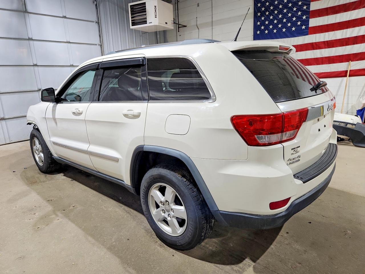 2011 Jeep Grand Cherokee Laredo White vin: 1J4RR4GGXBC534657